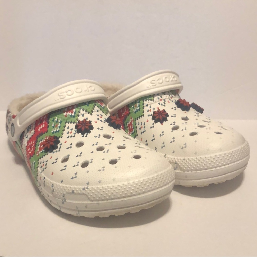 Crocs UnisexAdult Classic Lined Holiday Charm Clog
